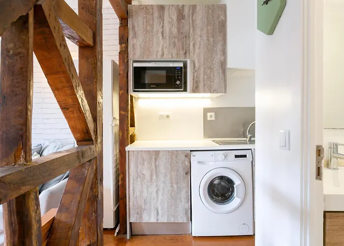 Perfect 1 Bdr Flat With Air Conditioner!