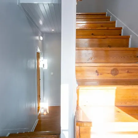 Perfect 1 Bdr Flat With Air Conditioner! Lägenhet *