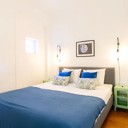 Perfect 1 Bdr Flat With Air Conditioner!